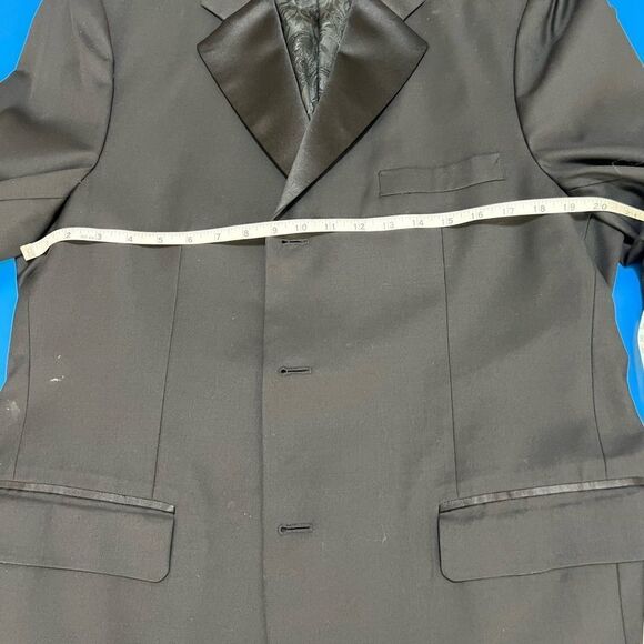 - Men’s Tuxedo. 100% Handmade. Stunning Quality. Size 44L - Picture 9 of 14